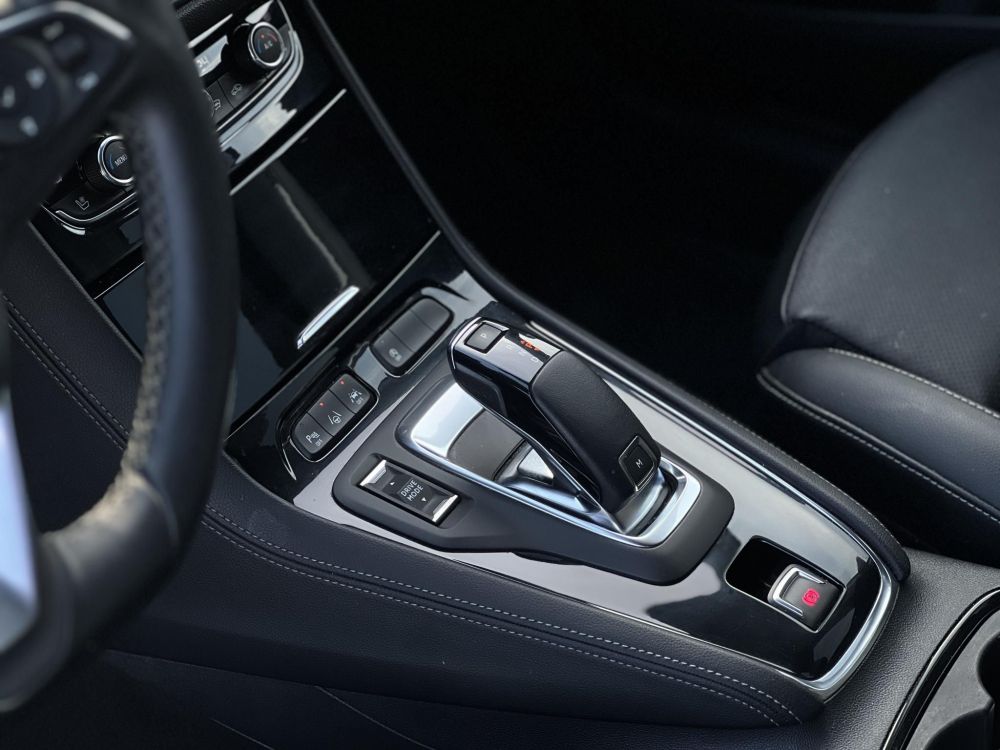 OPEL GRANDLAND 1.2 T Ultimate (Automata) 92e km. M.o.-i. LED. Memória. Üléshűtés. 360 fokos kamera. Carplay!