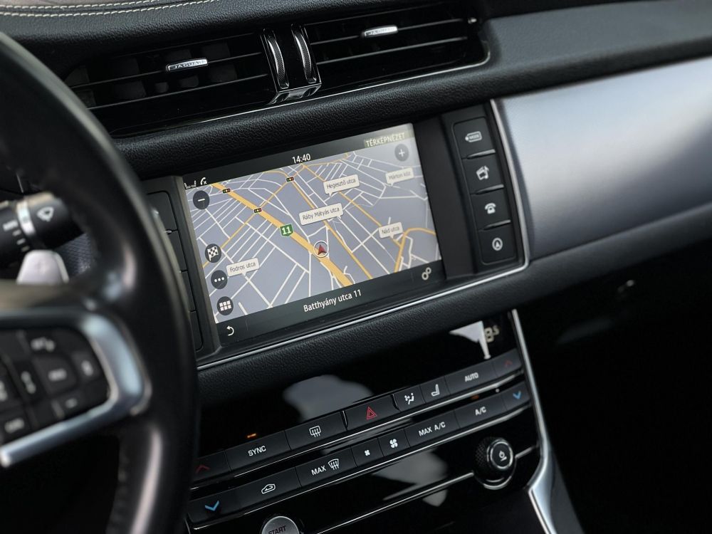 JAGUAR XF 2.0 i4D Portfolio