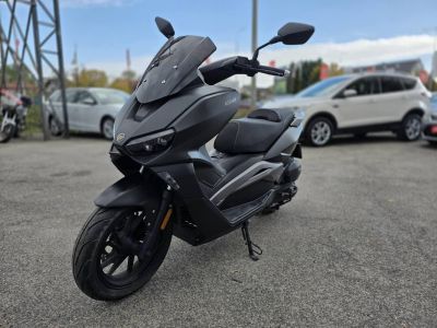 KEEWAY VIESTE 125 Gyorsabb. mint a reggeli kávé-és nem is hűl ki!