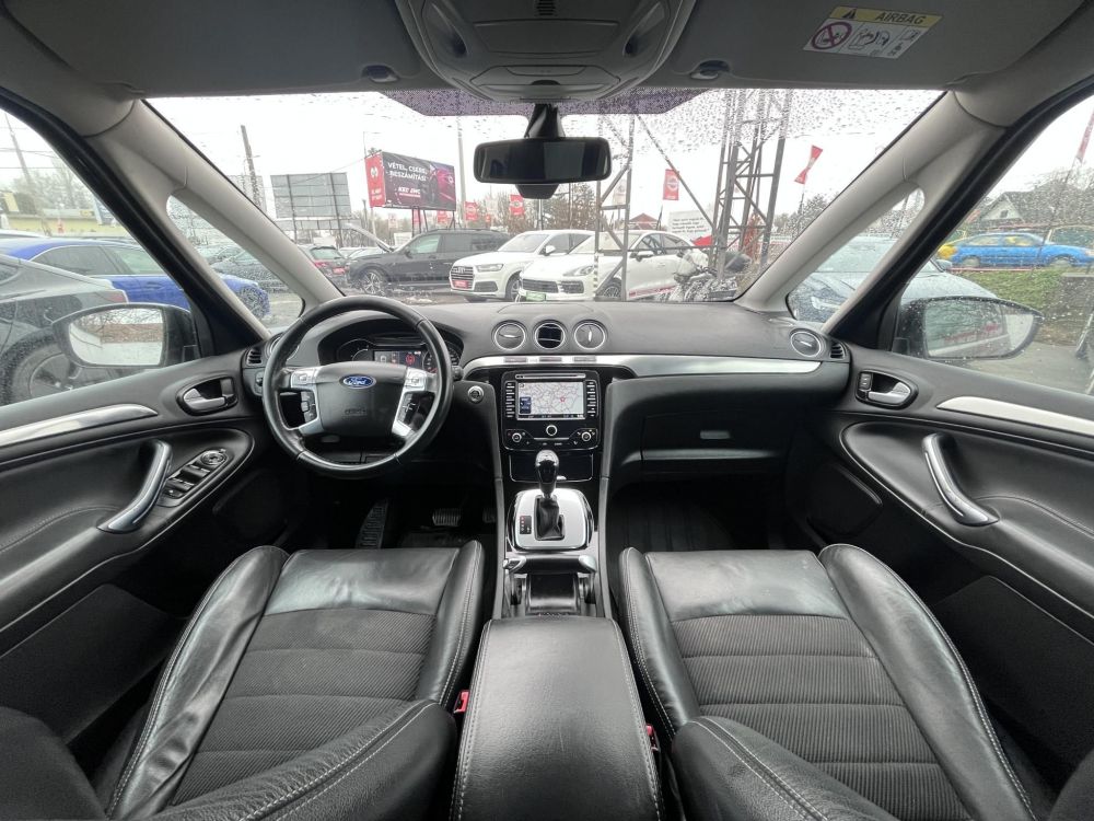 FORD S-MAX 2.0 TDCi Business Powershift Tempomat. fűthető ülések. navigáció. téli-nyári kerékszett