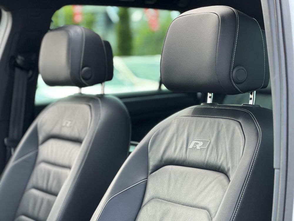 VOLKSWAGEN TIGUAN 2.0 TDI BMT SCR Highline 4Motion DSG R-line. dynaudio. panoráma tető. virtual cockpit. vezetett szervizkönyv!