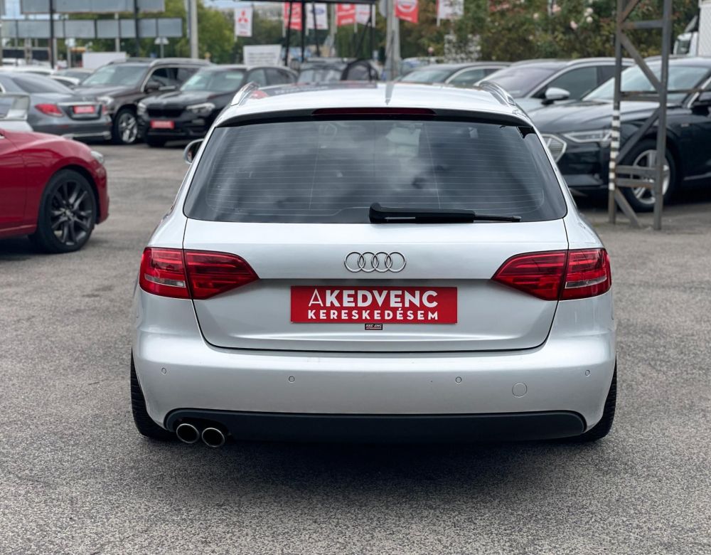 AUDI A4 Avant 2.0 TDI DPF S-line Klíma Tempomat Bluetooth Navi 6 sebességes!