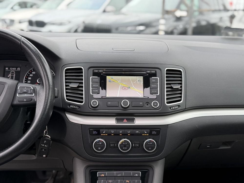 SEAT ALHAMBRA 2.0 CR TDI Style DSG [7 személy] Panorámatető Ülésfűtés Adaptív futómű Világos belső Frissen szervizelt!