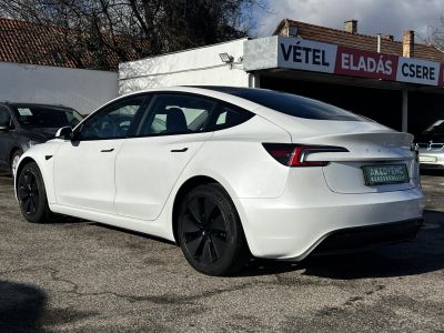 TESLA MODEL 3 Long Range AWD (Automata) HIGHLAND. TÉLI-NYÁRI SZETT GYÁRI ALUFELNIVEL
