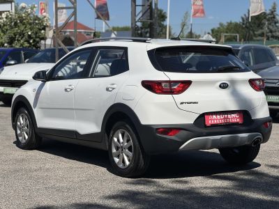 KIA STONIC 1.25 MPI Style 63e km. Magyarországi. Gyári fényezés. Végig vezetett szervizkönyv!