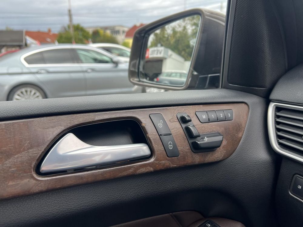 MERCEDES-BENZ GL 350 BlueTEC 4Matic (Automata) (7 személyes ) Magyarországi. AMG-csomag. Új légrugók!