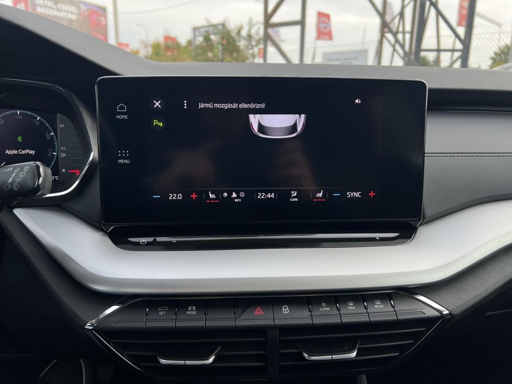 SKODA OCTAVIA Combi 1.4 TSI pHEV Ambition DSG 22e km. LED Tempomat Carplay Sávtartó Ülésfűtés Kormányfűtés Virtual Cockpit