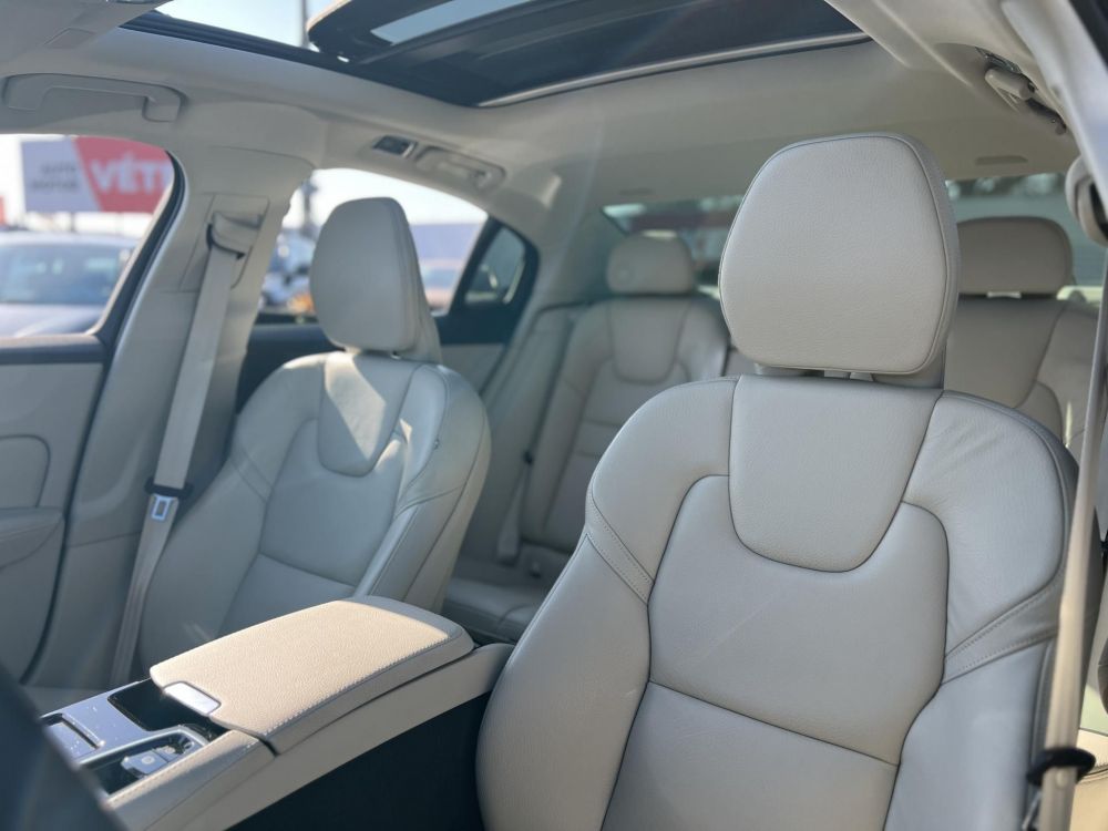 VOLVO S60 2.0 [T8] Recharge Inscription AWD Geartronic 27e km. M.o.-i. garanciális. márkaszervizelt. harman/kardon. ZÖLD rendszám!