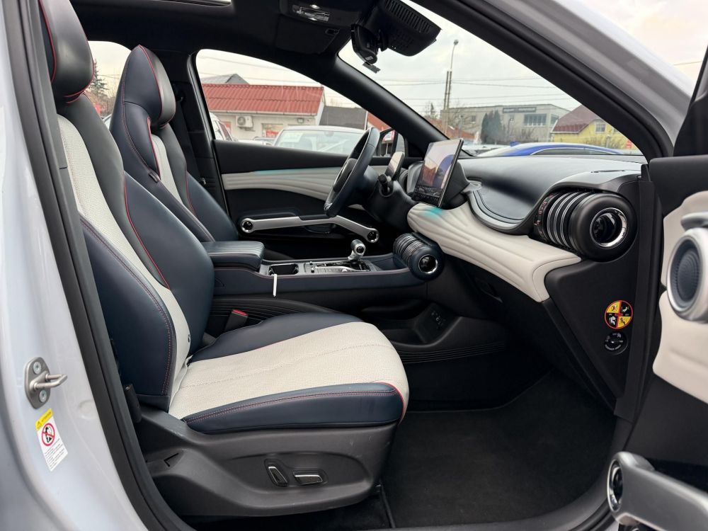 BYD ATTO 3 Design 60,4kWh LFP. M.o.-i. 1.tul. garanciális. panorámatető. világos belső!