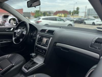 SKODA OCTAVIA Combi 2.0 TDI Ambiente DSG Tempomat Ülésfűtés Bluetooth Navigáció!