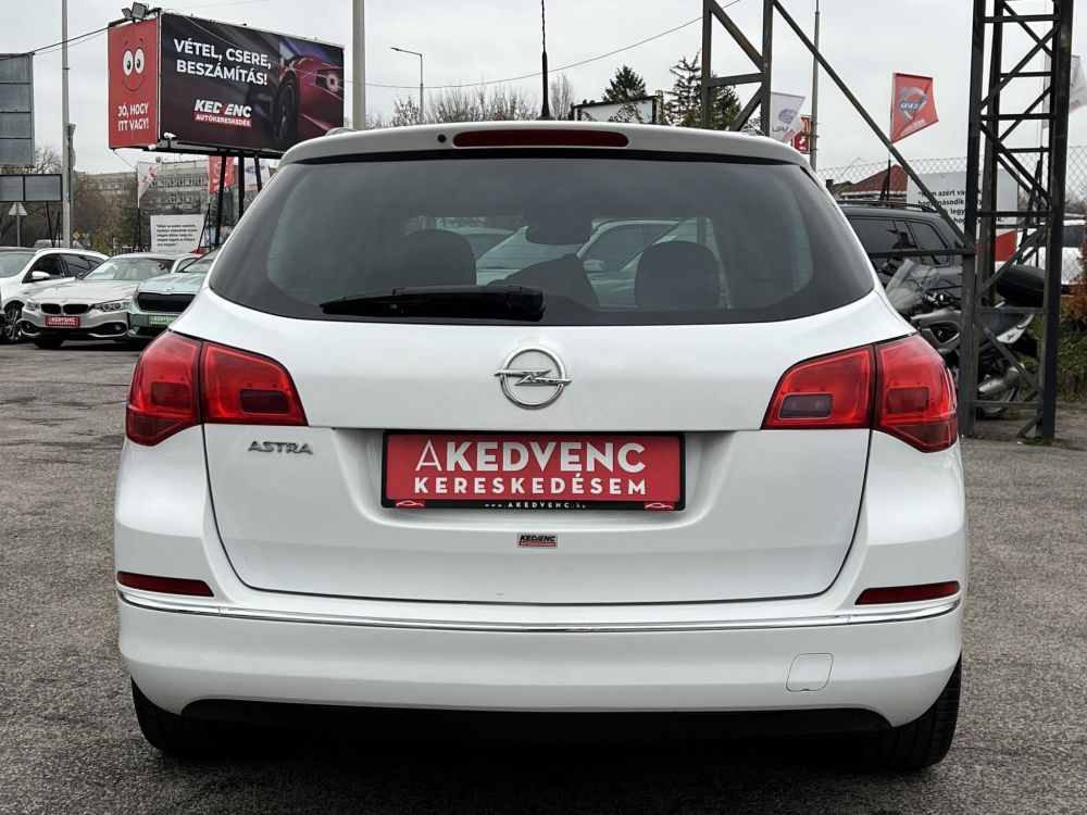 OPEL ASTRA J 1.6 Selection Klíma Tempomat Bluetooth Új kuplung! Téli/nyári garnitúra!