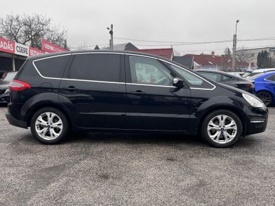 FORD S-MAX 2.0 TDCi Business Powershift Tempomat. fűthető ülések. navigáció. téli-nyári kerékszett