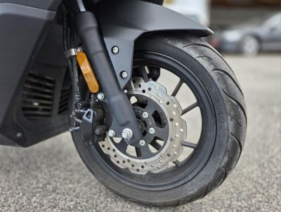 KEEWAY VIESTE 125 Gyorsabb. mint a reggeli kávé-és nem is hűl ki!