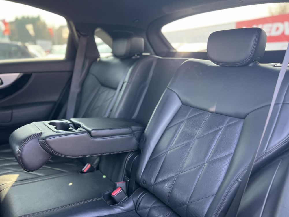 INFINITI QX70 QX70S 3.7 V6 Premium (Automata) EU6 105e km. Tempomat 360 kamera BOSE Téli-nyári garnitúra!