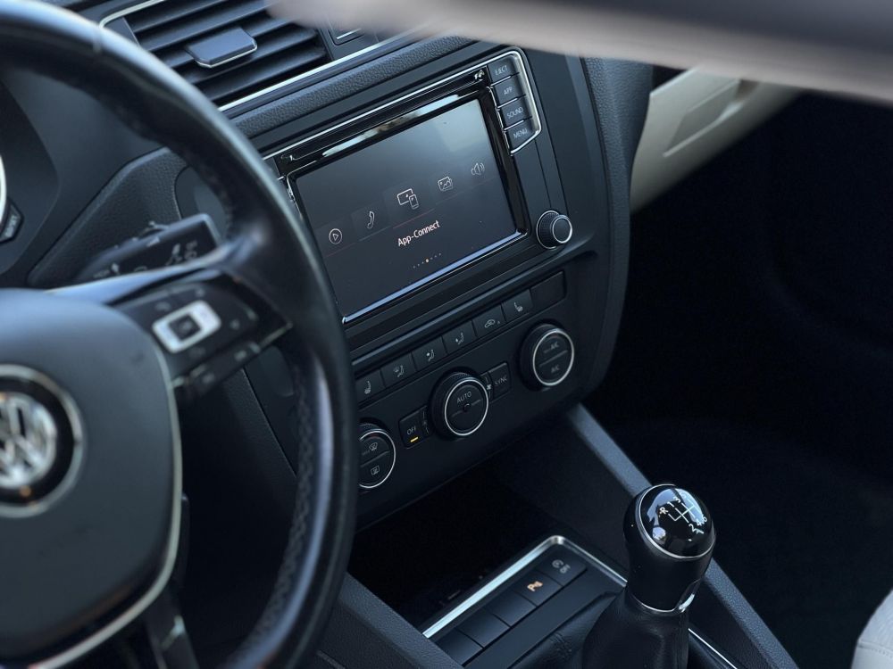 VOLKSWAGEN JETTA VI 1.4 TSI BMT Comfortline M.o.-i. friss műszaki vizsga. szervizelt! 1-Tulaj!