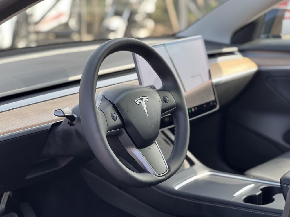 TESLA MODEL 3 Long Range AWD (Automata) 50e km. hőszivattyú. téli-nyári kerékszett