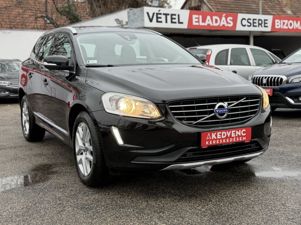 VOLVO XC60 2.0 D [D4] Momentum Geartronic FWD 155e km. Magyarországi Navi Memória Tempomat Ülésfűtés PDC Bluetooth