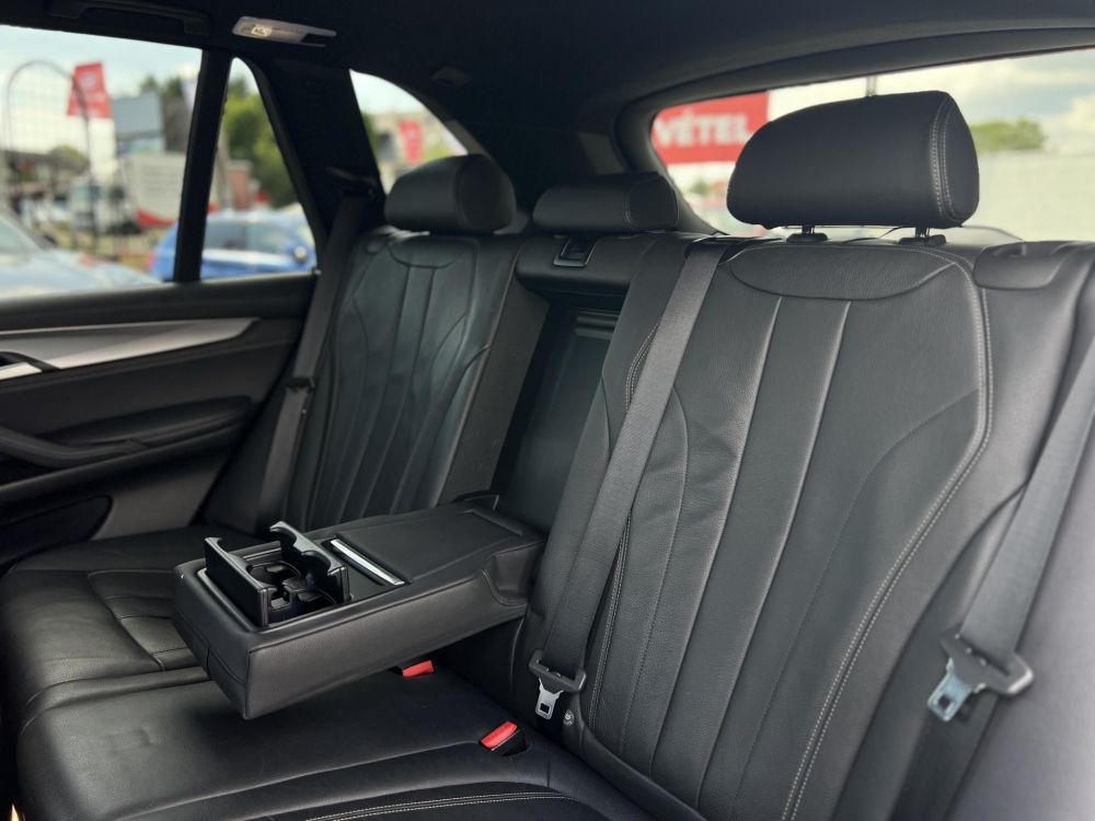 BMW X5 xDrive30d (Automata) Állófűtés Sérülésmentes Márkaszervizelt!