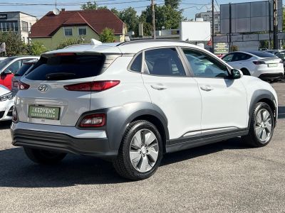 HYUNDAI KONA EV 64kWh Premium Magas felszereltség. megkímélt állapot!