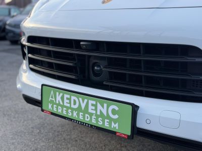 PORSCHE CAYENNE Coupé E-Hybrid Tiptronic ic 48e km. Sérülésmentes. 2027.12-ig zöld rendszám