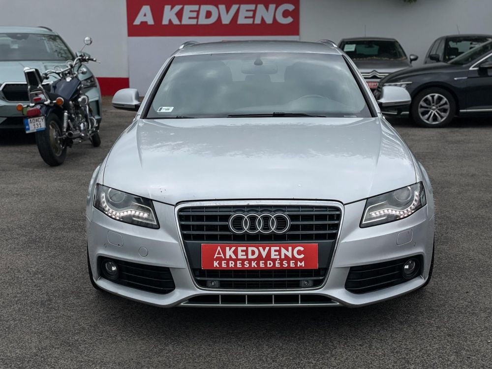 AUDI A4 Avant 2.0 TDI DPF S-line Klíma Tempomat Bluetooth Navi 6 sebességes!