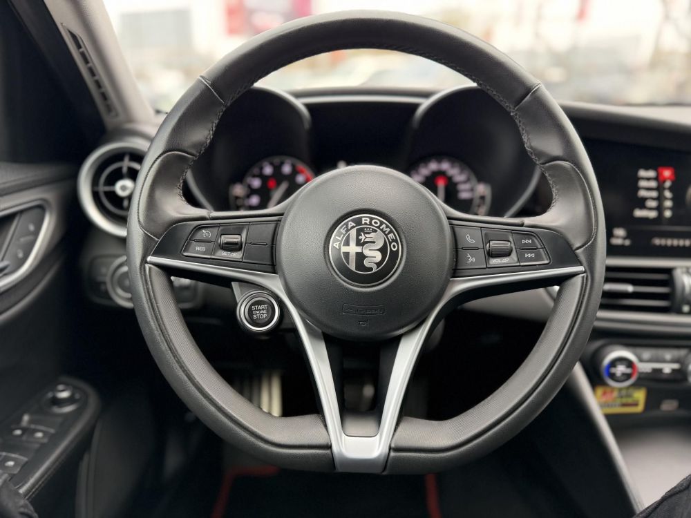 ALFA ROMEO GIULIA 2.0 Veloce Q4 (Automata) 280le. ALFA ROSSO. 116e km!