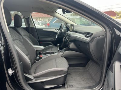 FORD FOCUS 1.0 EcoBoost Connected M.o.-i. 1.tul. Márkaszervizelt! Carplay