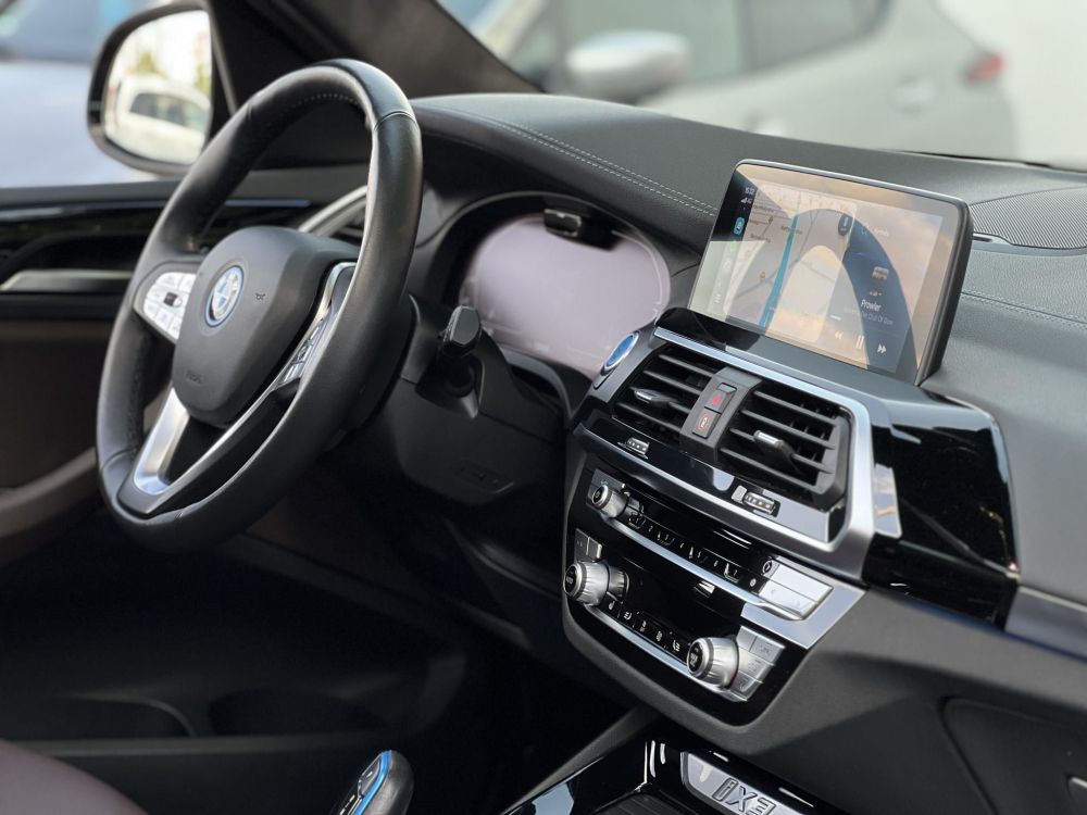 BMW IX3 73,9kWh Konyak bőr. Virtual Cockpit. Panoráma tető. CARPLAY!