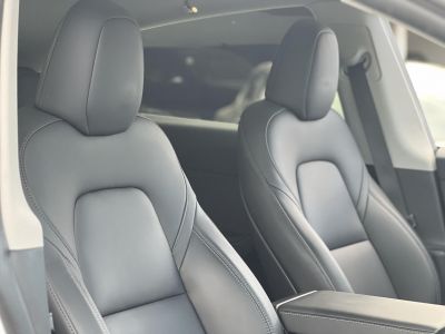TESLA MODEL Y RWD (Automata) 87e km. LFP akku. Ryzen processzor. 2031-ig garanciális. téli-nyári kerékszett!