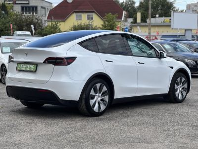 TESLA MODEL Y RWD (Automata) 87e km. LFP akku. Ryzen processzor. 2031-ig garanciális. téli-nyári kerékszett!