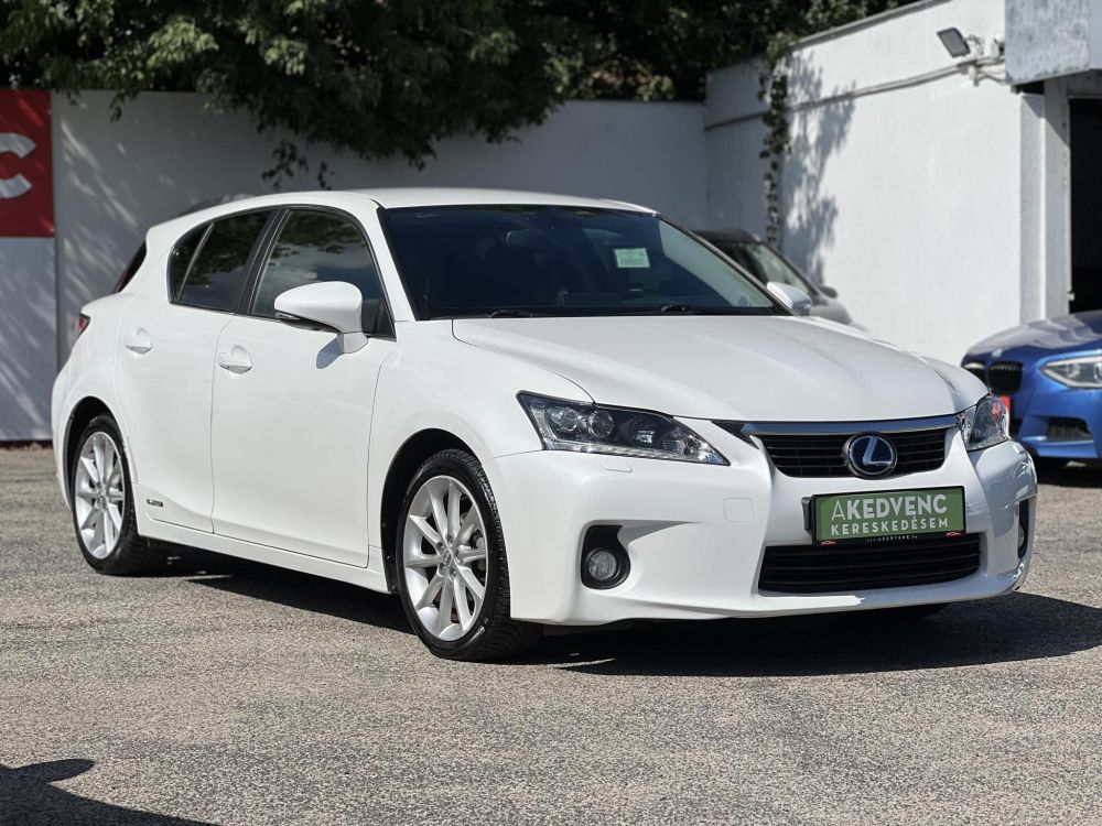 LEXUS CT 200h Executive (Automata) 140e km. Tempomat Tolatókamera Nagy szerviz!