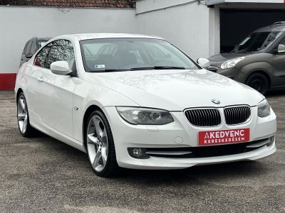 BMW 325i (Automata) Xenon Tempomat Ülésfűtés Bluetooth Navi PDC Friss vizsga!