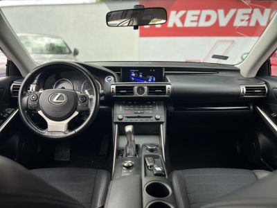 LEXUS IS 300h Comfort Leather&Navigation (Automata) Hybrid garancia Márkaszervizelt. Gyári fényezés. Téli-nyári gumi garnitúra!