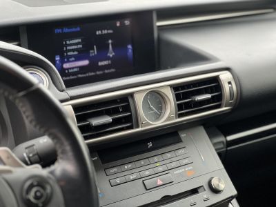 LEXUS IS 300h Comfort Leather&Navigation (Automata) Hybrid garancia Márkaszervizelt. Gyári fényezés. Téli-nyári gumi garnitúra!