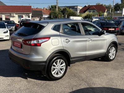 NISSAN QASHQAI 1.6 dCi Tekna 4WD 119e km. LED Tempomat Bluetooth Digitklíma MEGKÍMÉLT állapot!