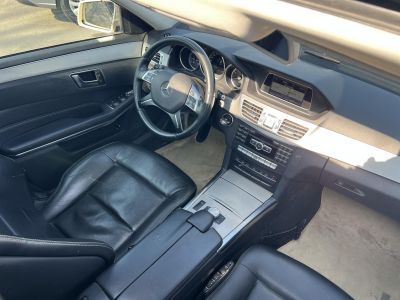 MERCEDES-BENZ E-OSZTÁLY E 200 Avantgarde (Automata) Napfénytető Ülésfűtés F1 váltó Bőr belső Ex taxi A LEGJOBB ÁRON!