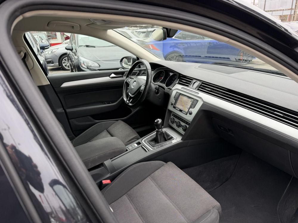 VOLKSWAGEN PASSAT VIII 1.4 TSI BMT ACT Comfortline Távtartó Navi Ülésfűtés Tolatóradar Frissen szervizelt!
