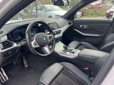 BMW 330e M Sport (Automata) Frissen szervizelt. LED Panorámatető ACC Holttér Keyless Sávtartó