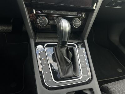 VOLKSWAGEN PASSAT VIII Variant 1.5 TSI ACT Business DSG 109e km. LED Távtartó Kamera Navi Ülésfűtés Bluetooth Téli-nyári kerék!