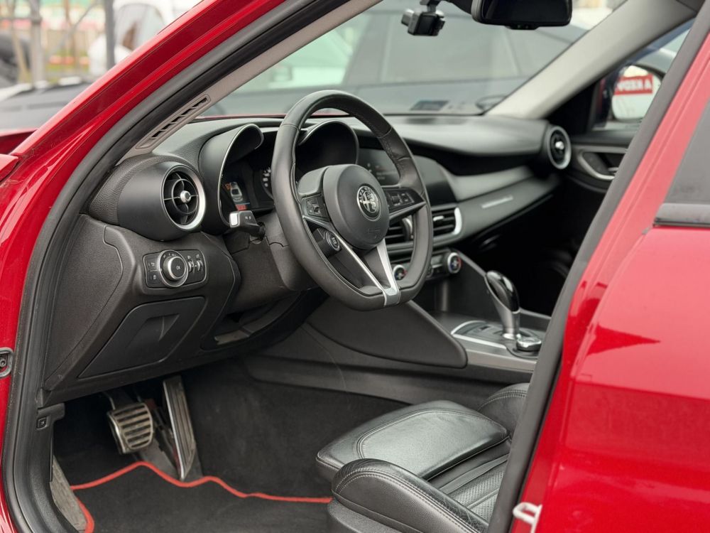 ALFA ROMEO GIULIA 2.0 Veloce Q4 (Automata) 280le. ALFA ROSSO. 116e km!