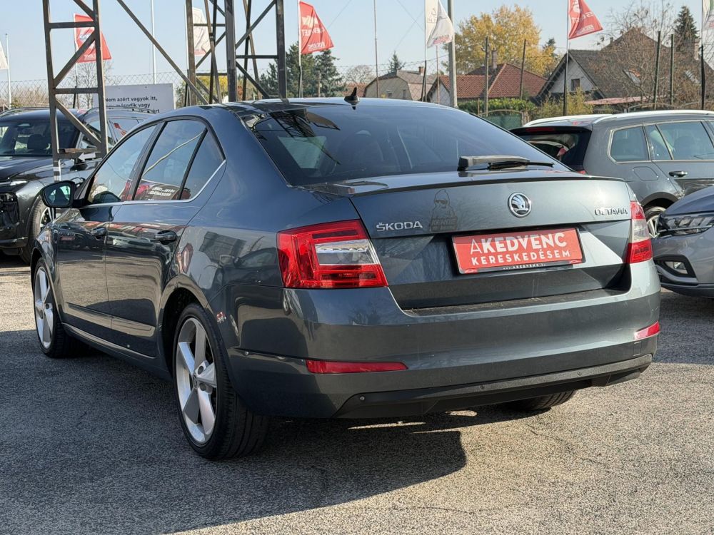 SKODA OCTAVIA 1.6 CR TDI Elegance DSG Magyarországi Xenon Tempomat Navi Ülésfűtés Digitklíma