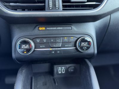 FORD KUGA 2.5 FHEV Titanium CVT 120e km. LED fényszórók. kamera. keyless. sávtartó. navi. CARPLAY!