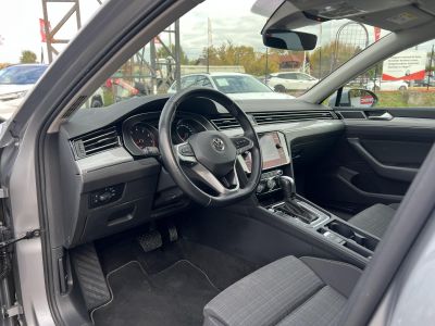VOLKSWAGEN PASSAT VIII Variant 1.5 TSI ACT Business DSG 109e km. LED Távtartó Kamera Navi Ülésfűtés Bluetooth Téli-nyári kerék!