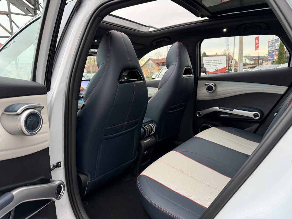 BYD ATTO 3 Design 60,4kWh LFP. M.o.-i. 1.tul. garanciális. panorámatető. világos belső!