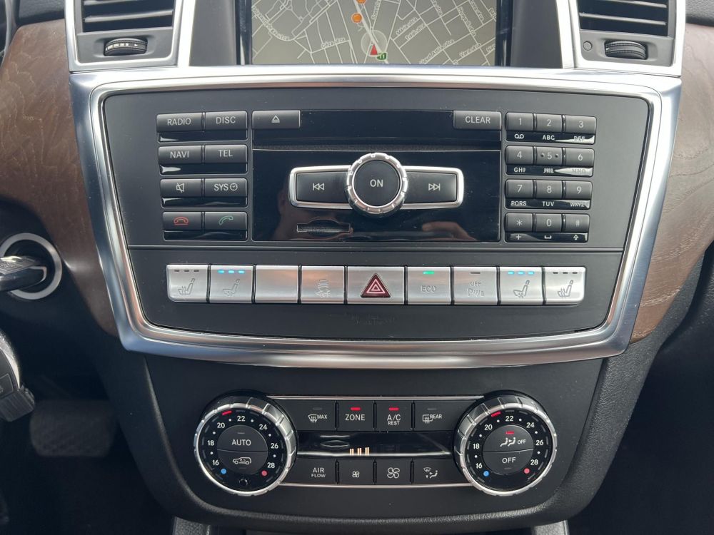 MERCEDES-BENZ GL 350 BlueTEC 4Matic (Automata) (7 személyes ) Magyarországi. AMG-csomag. Új légrugók!