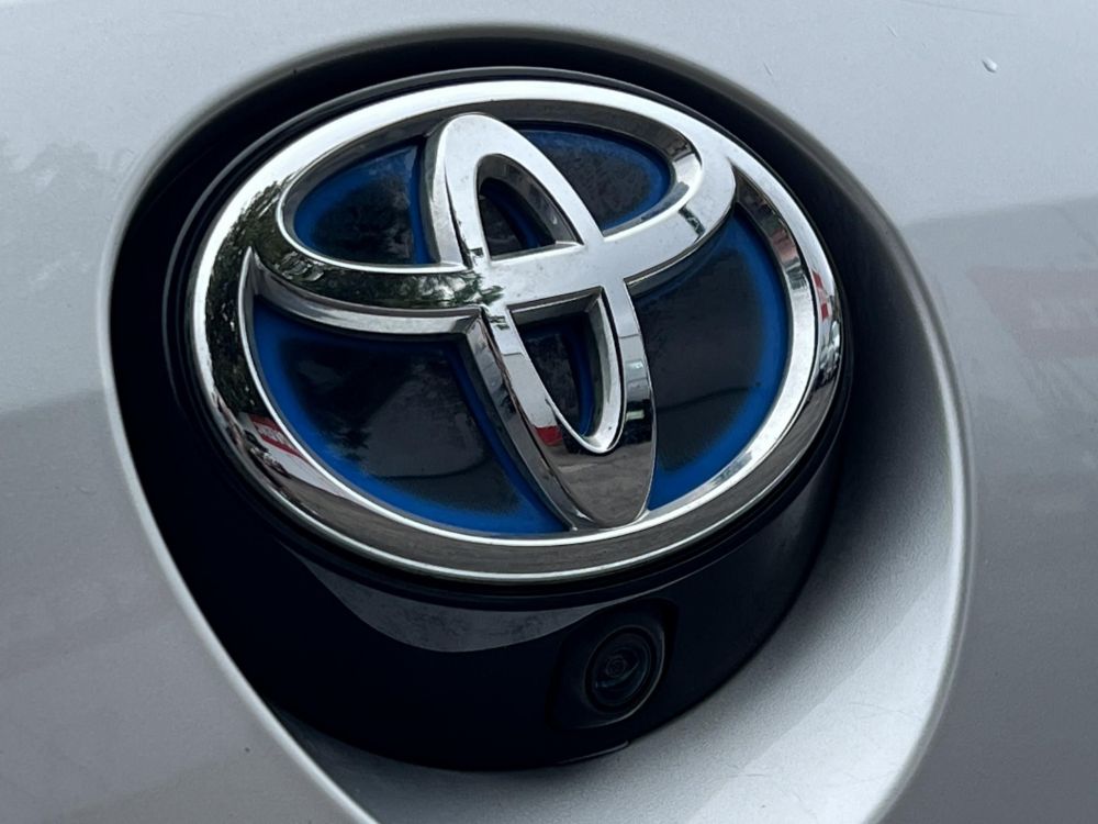 TOYOTA COROLLA 1.8 Hybrid Comfort Business e-CVT 80e km. tempomat. navigáció. ülésfűtés. kamera. digitklíma. 2 gyári kulcs!