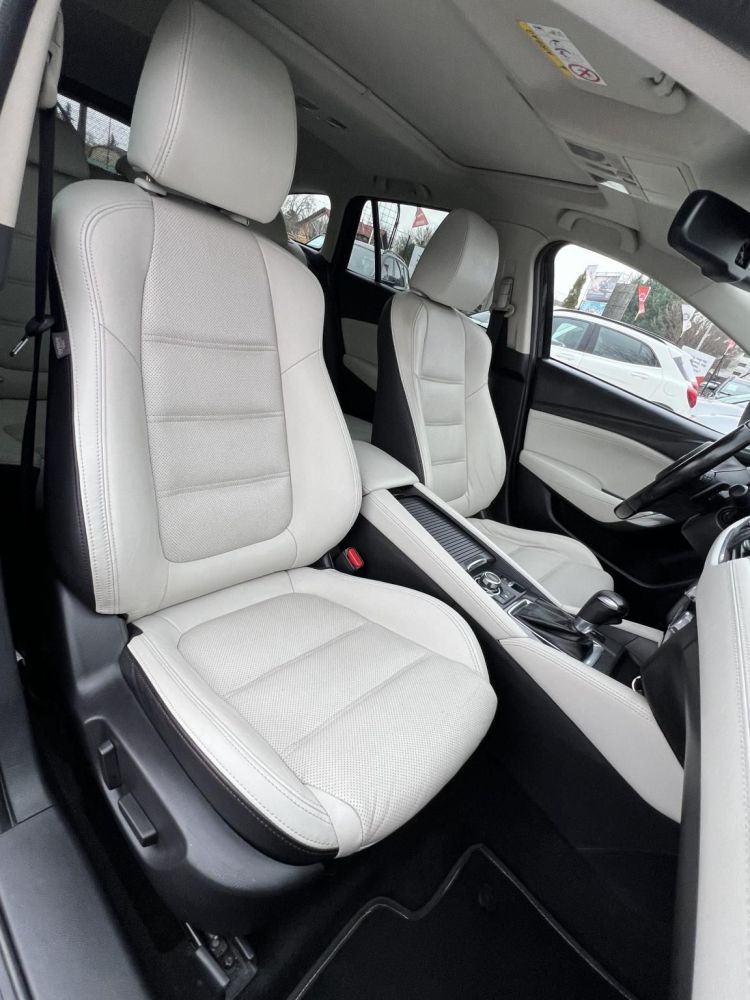 MAZDA 6 Sportkombi 2.2 CD Revolution Top (Automata) Sávtartó Head-up Napfénytető Fehér bőr Tolatókamera F1 Váltó!