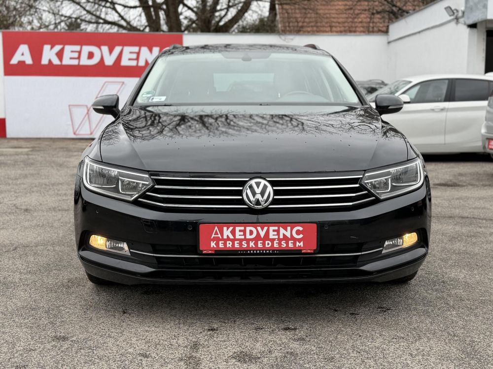 VOLKSWAGEN PASSAT VIII 1.4 TSI BMT ACT Comfortline Távtartó Navi Ülésfűtés Tolatóradar Frissen szervizelt!