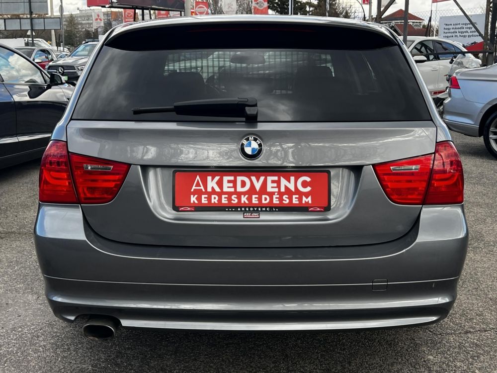 BMW 320d xDrive Touring (Automata) Bordó bőr belső.153e km. M.o.-i. panoráma tető ülésfűtés frissen szervizelt!