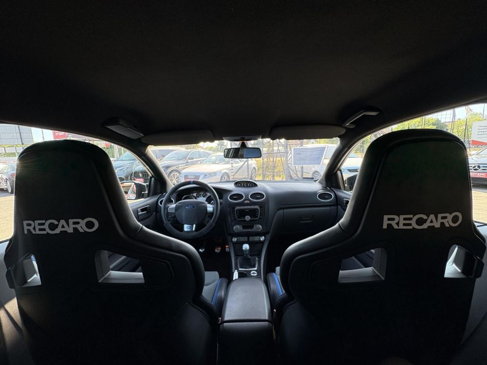 FORD FOCUS RS 2.5 T Értékes kiegészítőkkel
